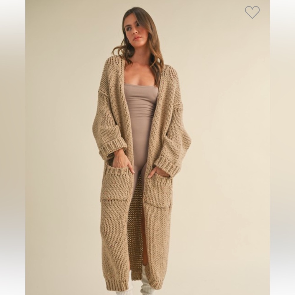 Oversized knitted long cardigans. with front pockets.